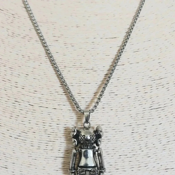 Kaws Stainless steel Necklace - Picture 2 of 3